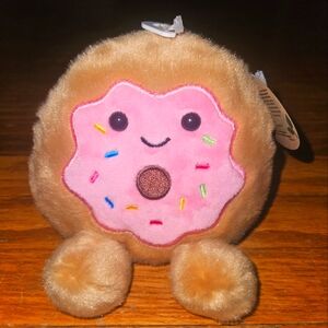 NWT Claire Donut 🍩 w Pink fosting Cravings Palm Pals by Aurora 5"